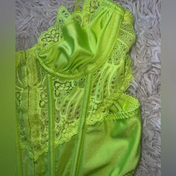 Neon Green Corset top - Picture 6 of 6